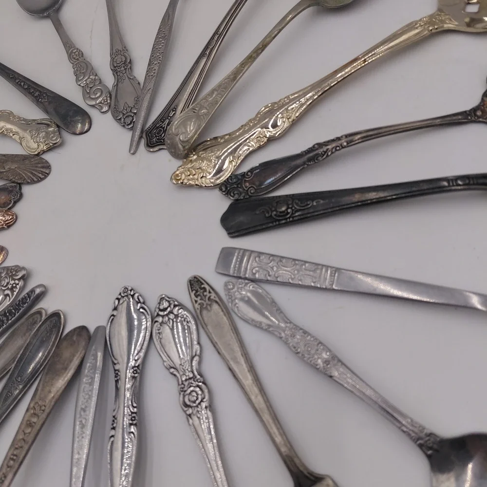 Vtg Flatware Mixed Lot 25 Ornate Fancy Patterns Silverware Jewelry Art Geometric